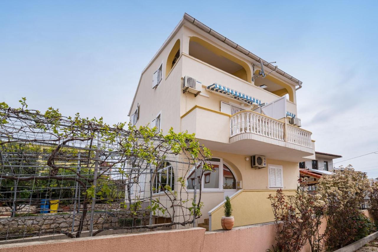 Nice Apartment Silvia - B&B