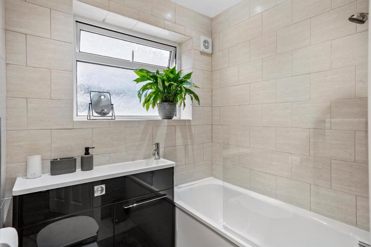 Stylish Maisonette near the heath with Free parking & Wi-Fi - Chambres d'hôtes Kent