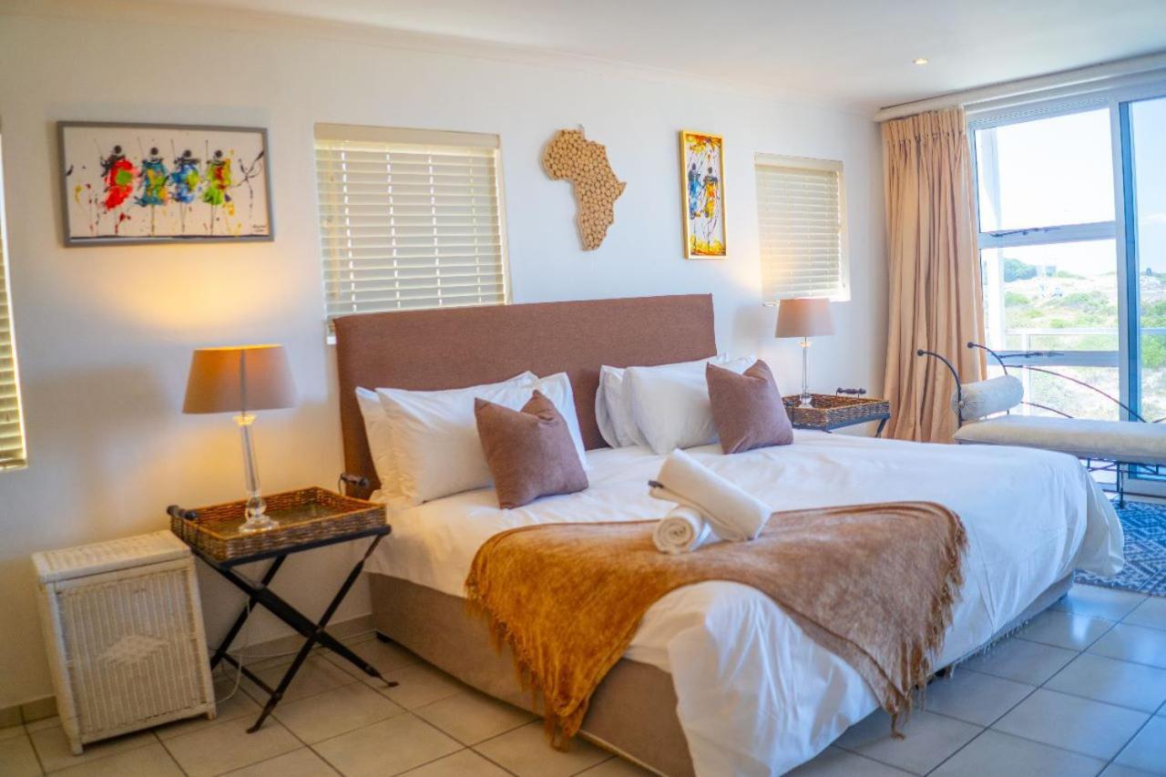 Kamer met Kingsize Bed en Uitzicht op Zee