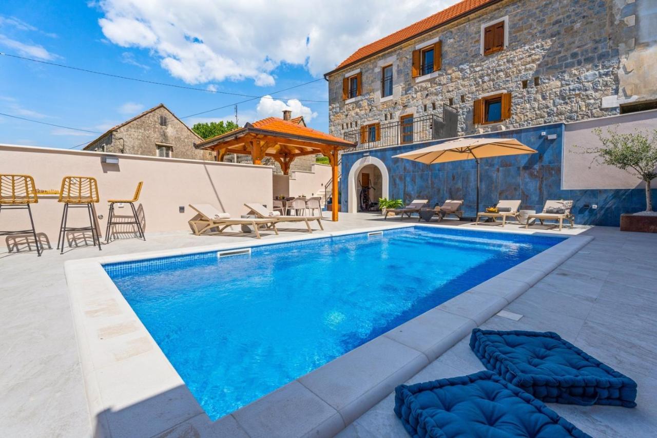 Charming Villa Perina with private heated pool - B&B Tugare