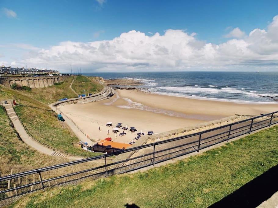 B&B Tynemouth - Tynemouth Seaside 3 Bed House Close to Beach/Bars/Restaurants - Parking Space Included - Bed and Breakfast Tynemouth