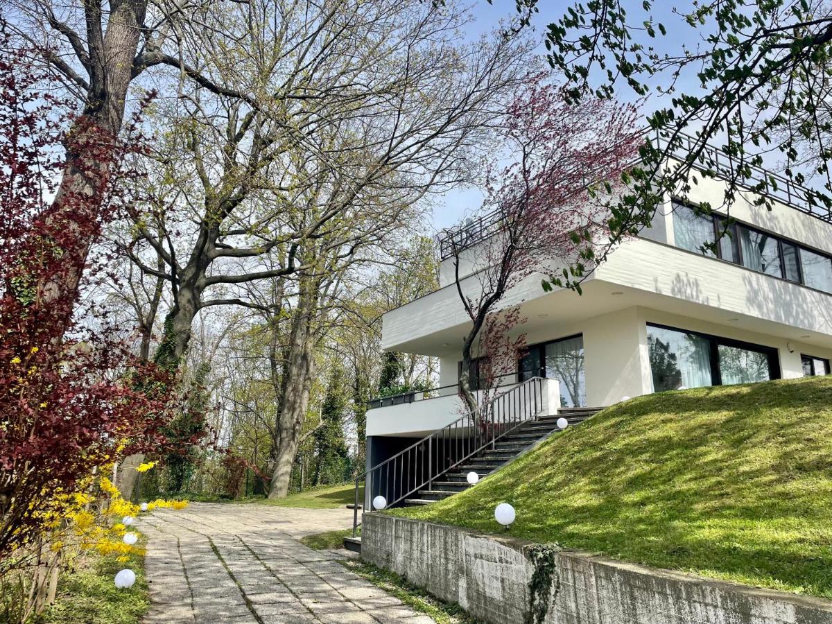 Porsche Villa mit Garten und Garage in Bestlage von Döbling in Wien - B&B Vienna