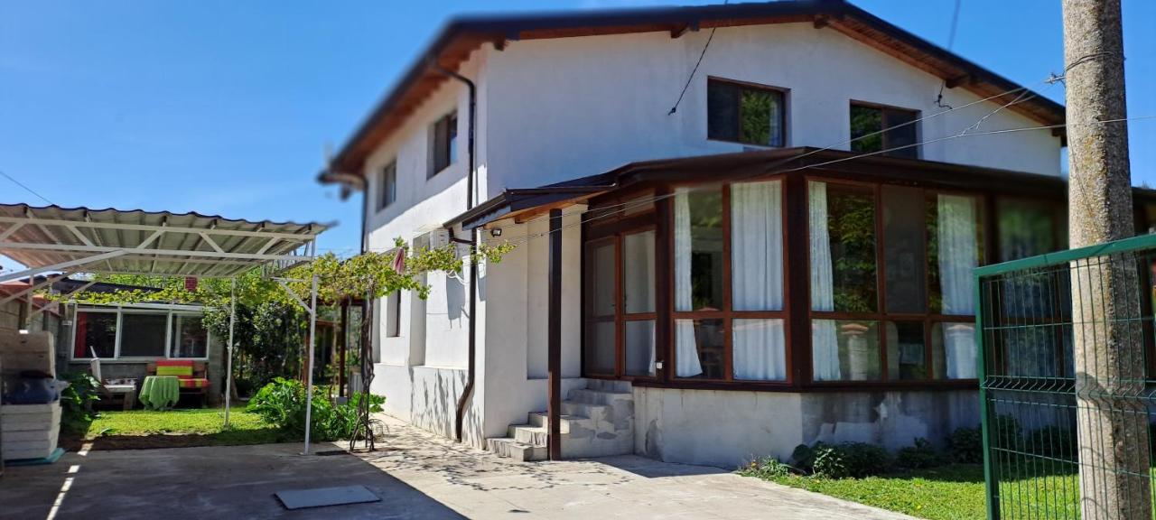 Holiday House Krapets - B&B