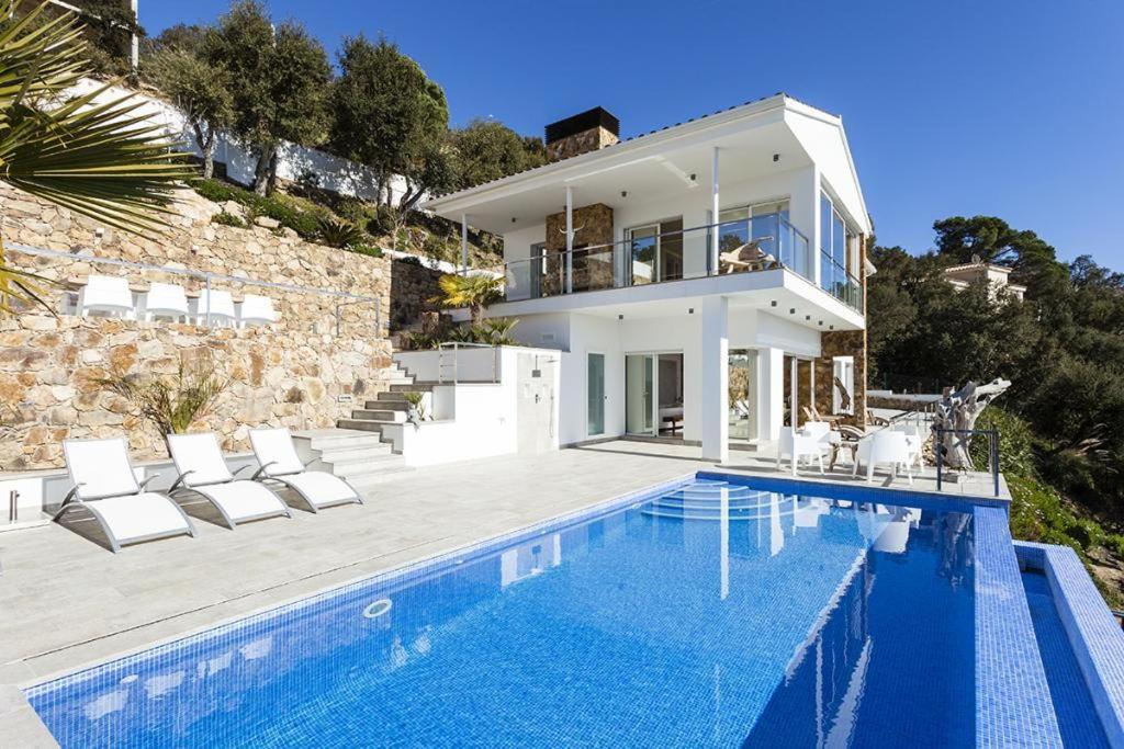 Villa Pacifica - Bed and Breakfast