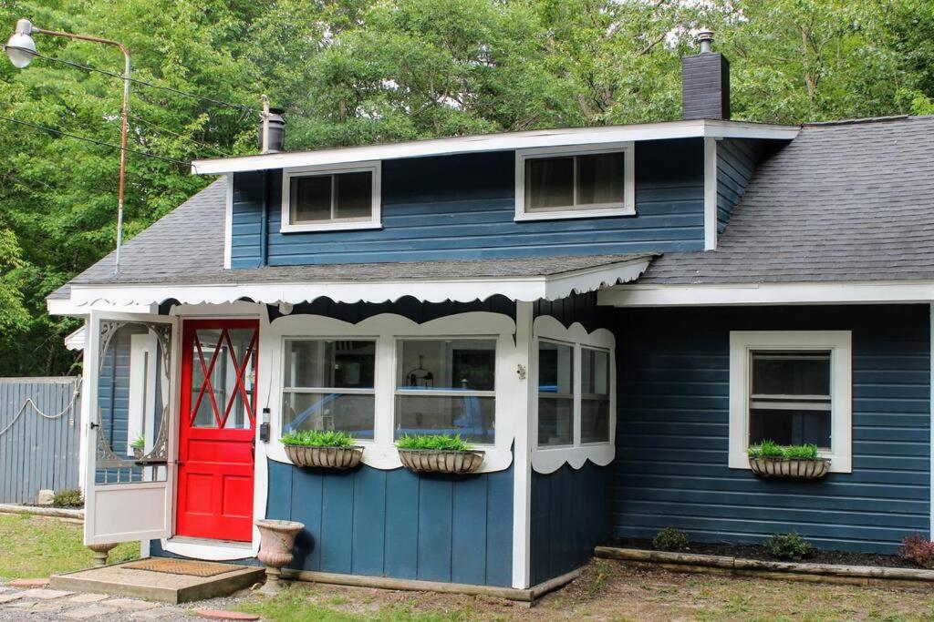 B&B Pentwater - Cozy cottage just minutes from Lake Michigan! - Bed and Breakfast Pentwater