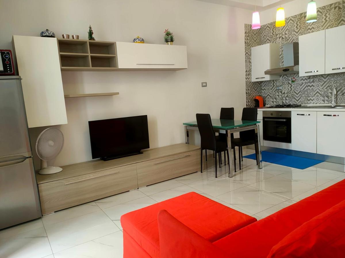 Appartamento di fronte al porto turistico - Bed and Breakfast
