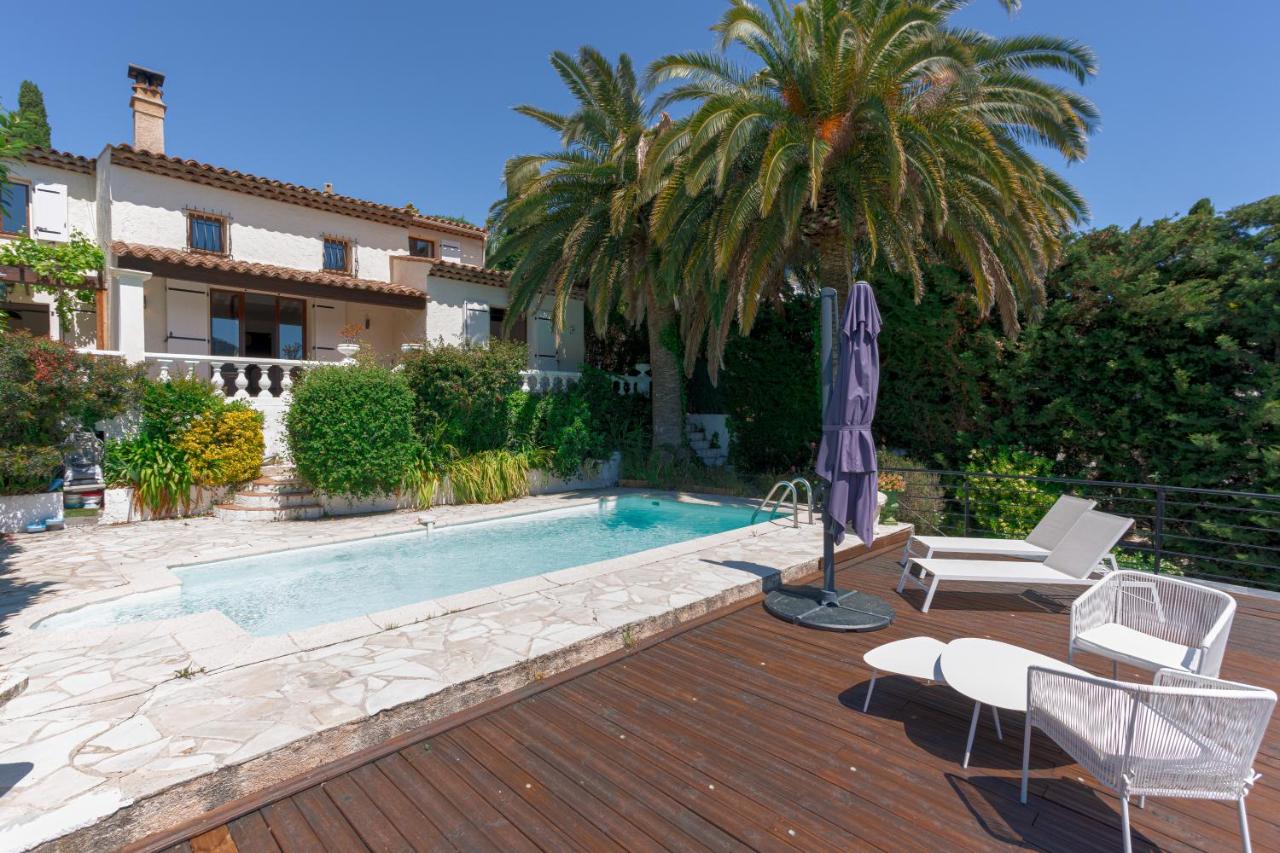 B&B Fréjus - "Le Havre sur la Colline" - Piscine, clim, wifi, montagne & plage - Bed and Breakfast Fréjus