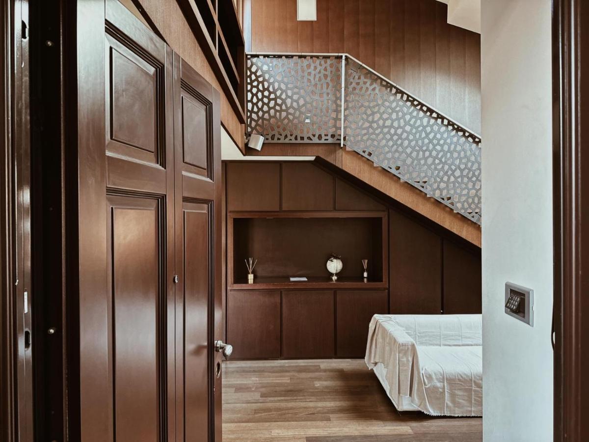 Casa Cavour Lecco - Downtown Design Penthouse - B&B Lecco