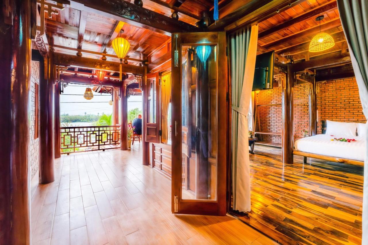 King Room with Balcony