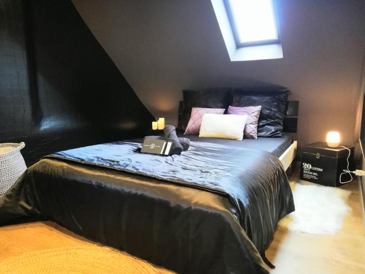 B&B Niederbronn-les-Bains - OFFRE SPECIALE AVRIL - L'Escale Glamour et Chic - CROISEE DES PARCS - PETIT DEJEUNER, NETFLIX, WIFI - Bed and Breakfast Niederbronn-les-Bains