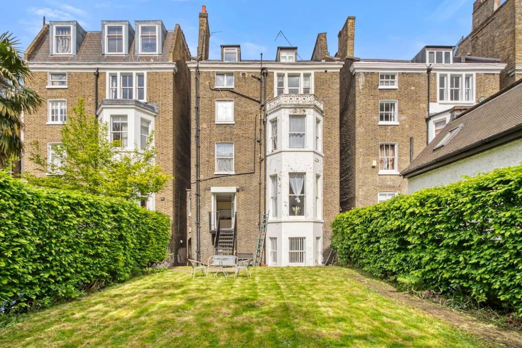 Spacious 3 bed Apt- Earls Court - B&B