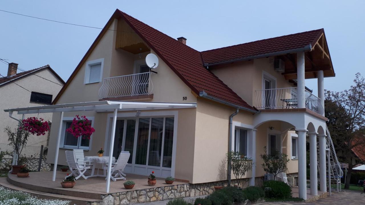 B&B Balatonföldvár - Gál Apartman - Bed and Breakfast Balatonföldvár