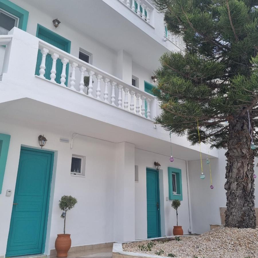 Arocaria Apartment in Faliraki with garden , mountain and sea view - Chambres d'hôtes Faliraki