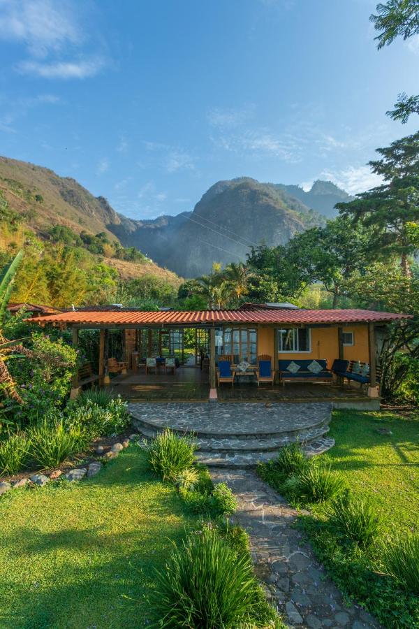 Lake Front Retreat at Los Elementos - B&B
