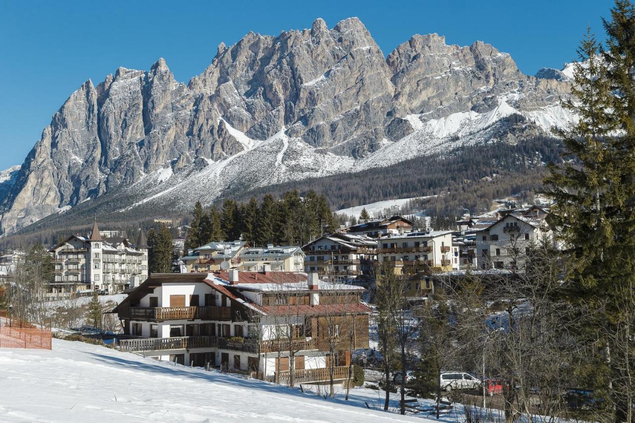 Villa Casanova - Stayincortina - B&B Cortina d'Ampezzo