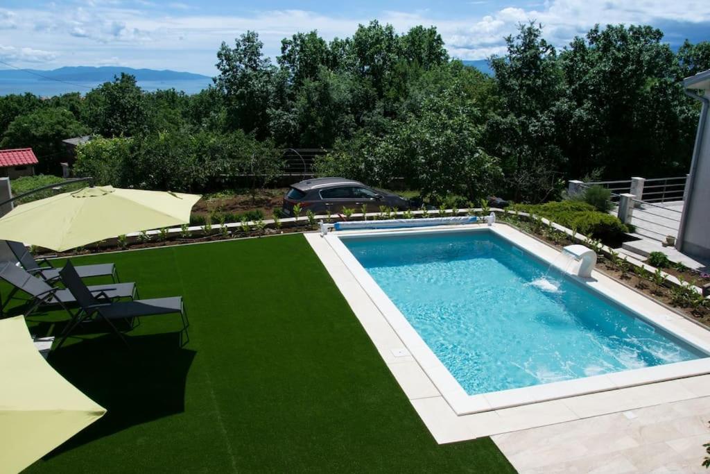 B&B Rijeka - Luxury Flat with Heated Pool & Jacuzzi - Bed and Breakfast Rijeka