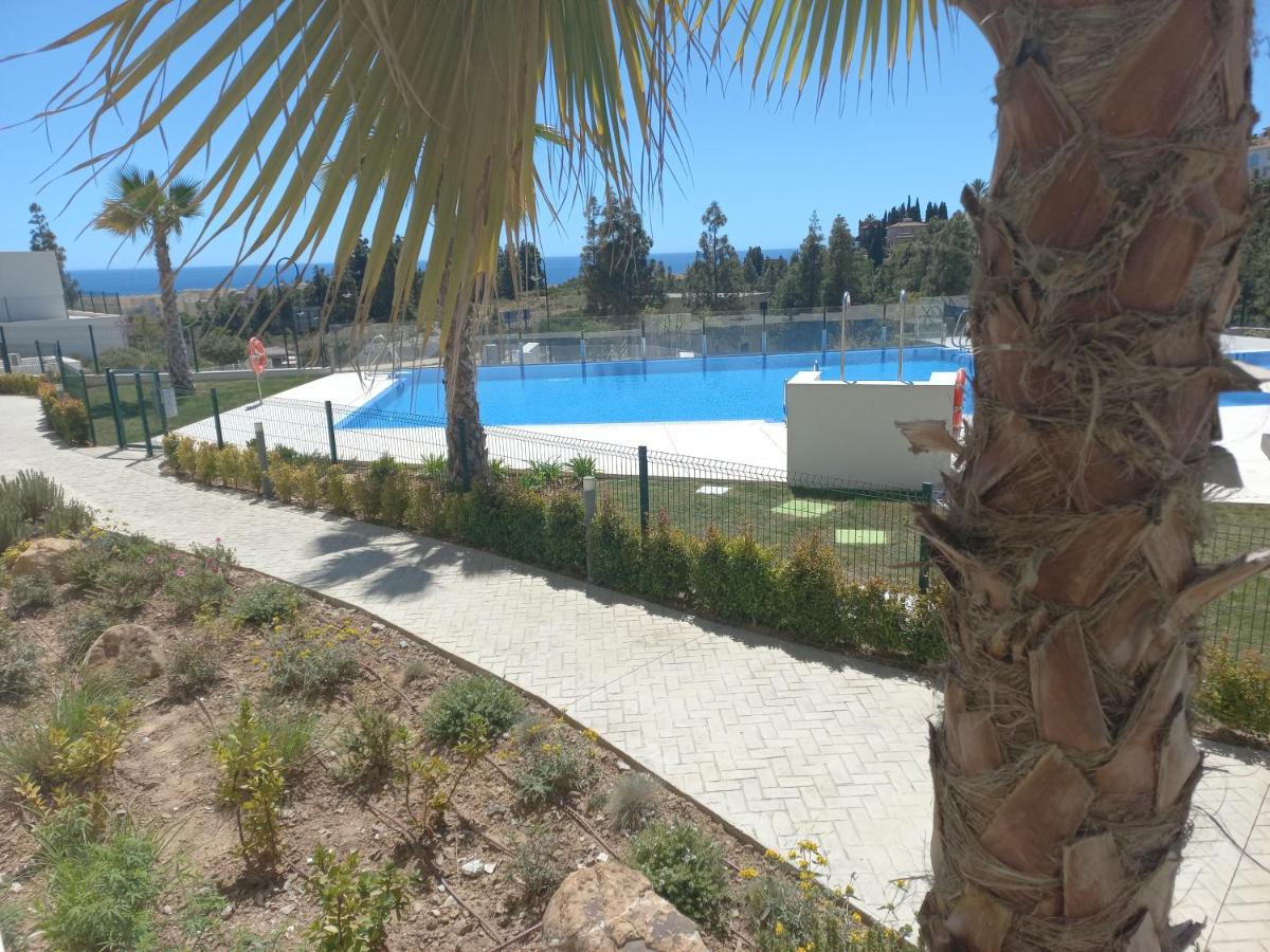 Wonderful, excellent new 4-bed apartment near Málaga with indoor and outdoor swimmimg pools, gym and sauna facilities - Chambres d'hôtes Mijas Costa