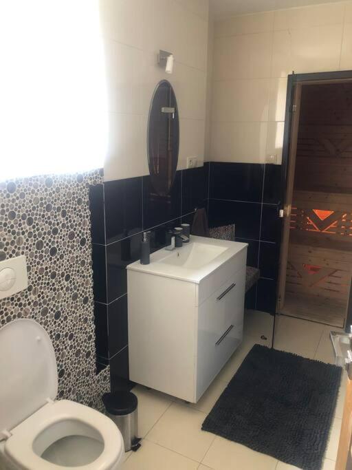 chata ORAVSKA priehrada - B&B