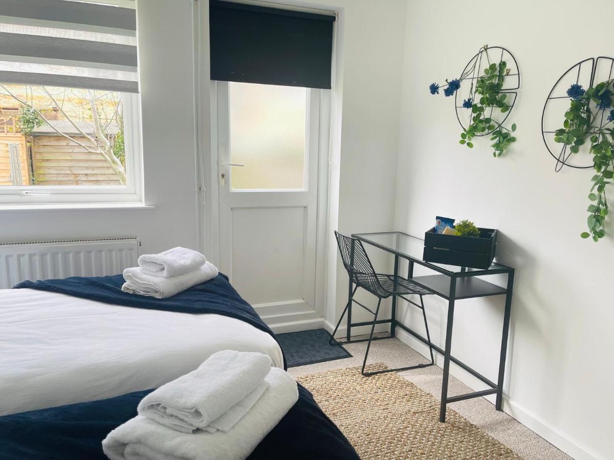 Cambridge Stay Cozy home with Wi-Fi, Parking Perfect for 2 - B&B Cherry Hinton