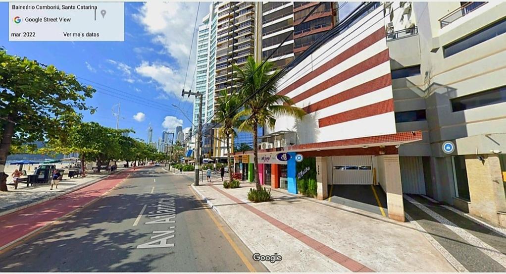 Lindo AP Frente Mar Lateral - pé na areia!!! - Chambres d’hôtes Balneário Camboriú