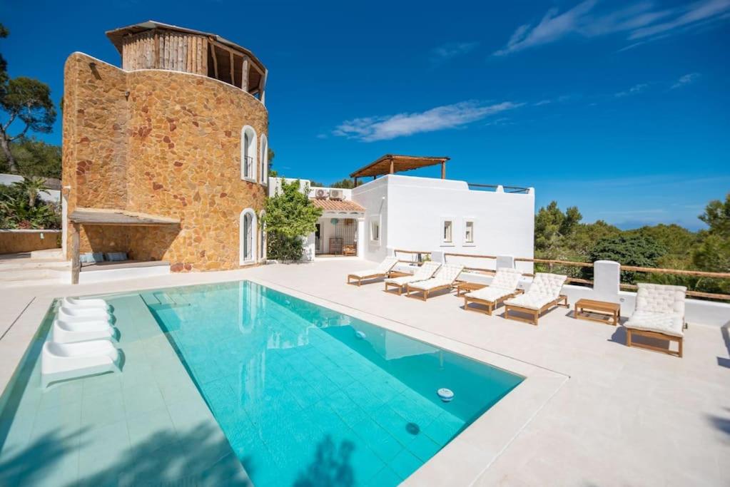 Villa en San José con vistas al mar, piscina y 7 habitaciones - Bed and Breakfast
