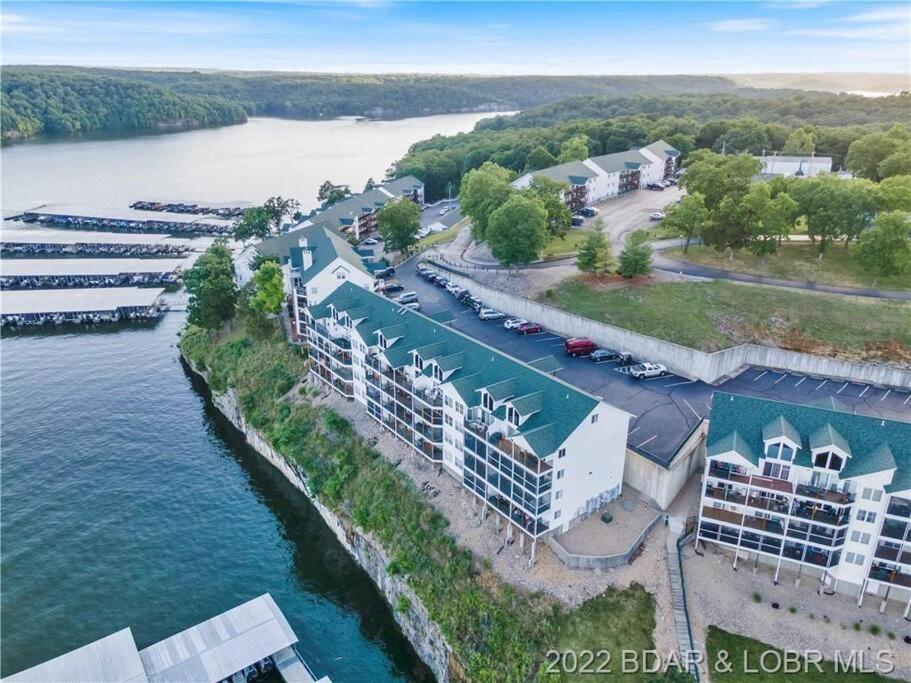Most Exquisite View on the Lake! USA Themed fun condo! Host dedicated to creating your next memorable vacation! - B&B Kaiser