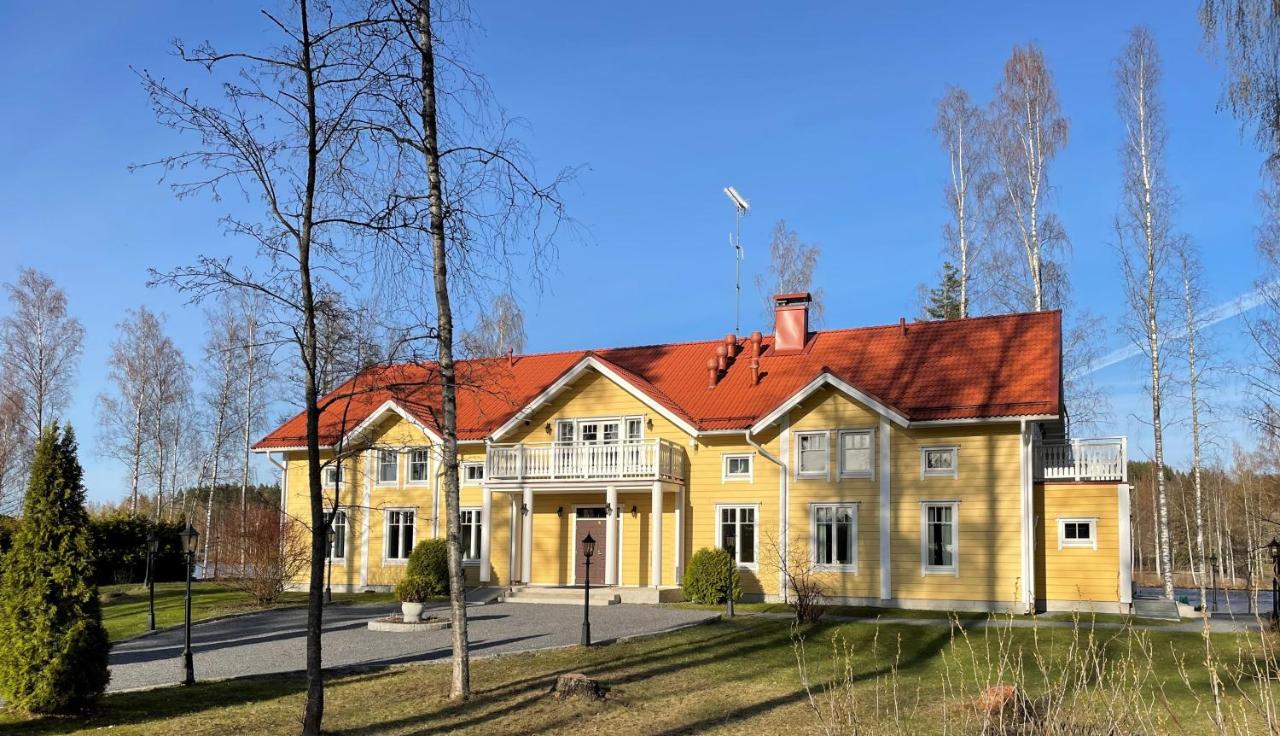 B&B Huutotöyry - Lossirannan Kartano - Bed and Breakfast Huutotöyry