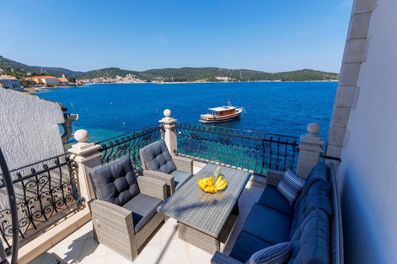 Seafront Apartment For4 - B&B
