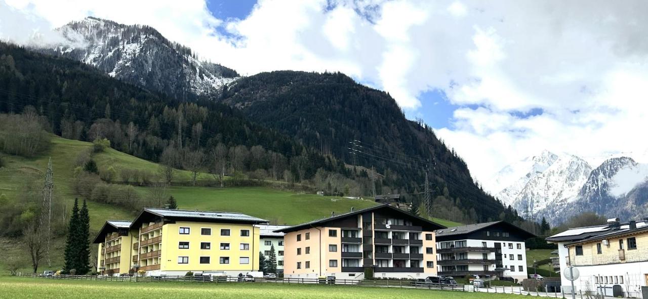 Romantic Mountains Apartment with Whirlpool - B&B