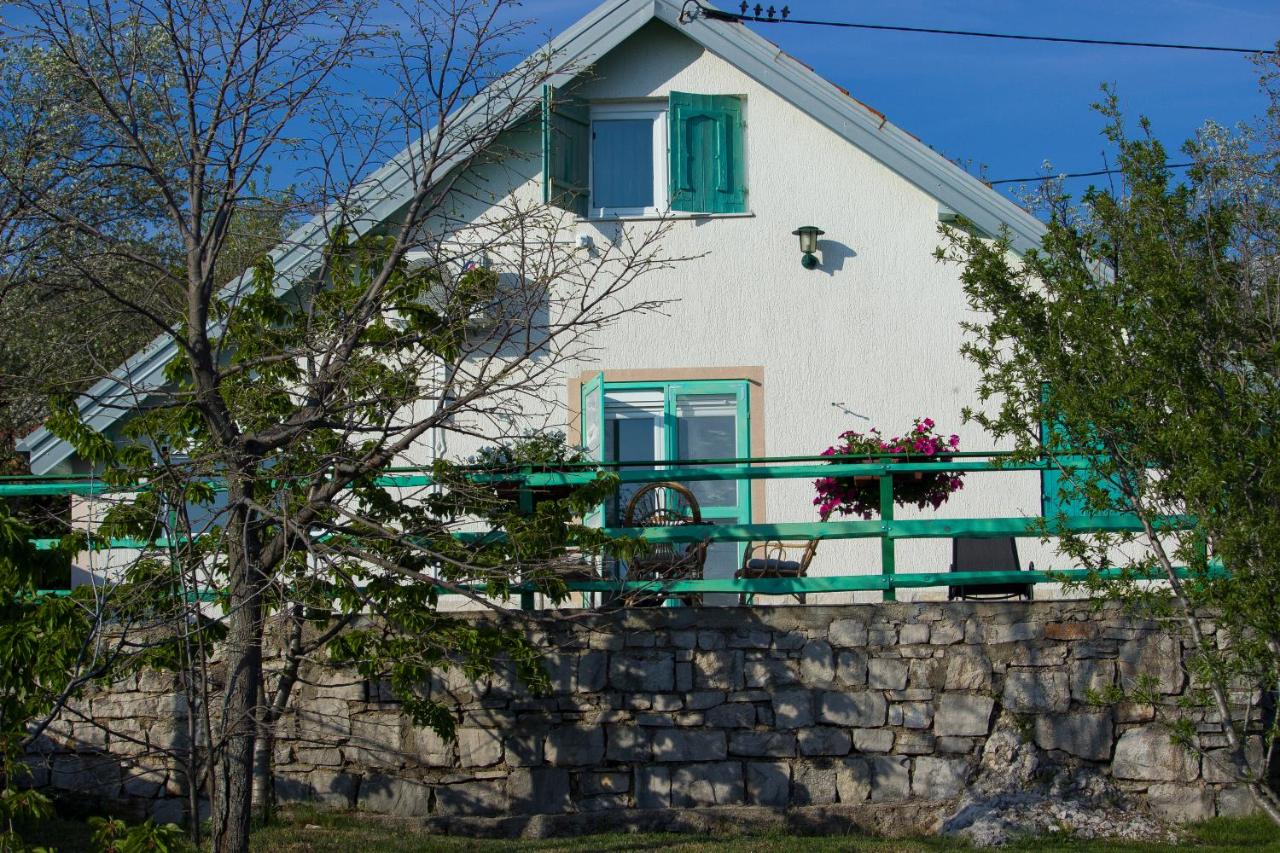 B&B Mostar - Planinska kuća Agroturizam Kućica Mostar - Bed and Breakfast Mostar