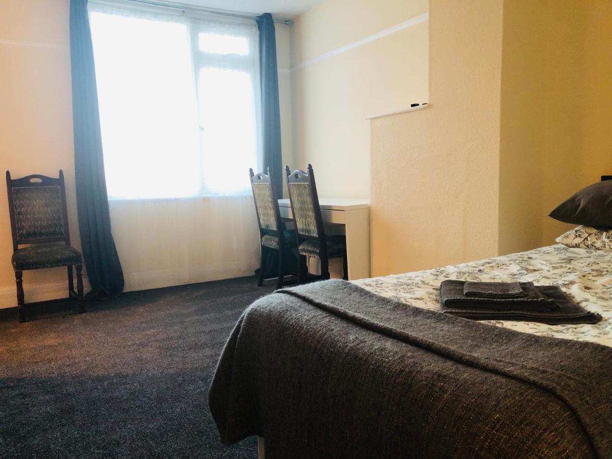 AC Lounge 119a - B&B Rochford