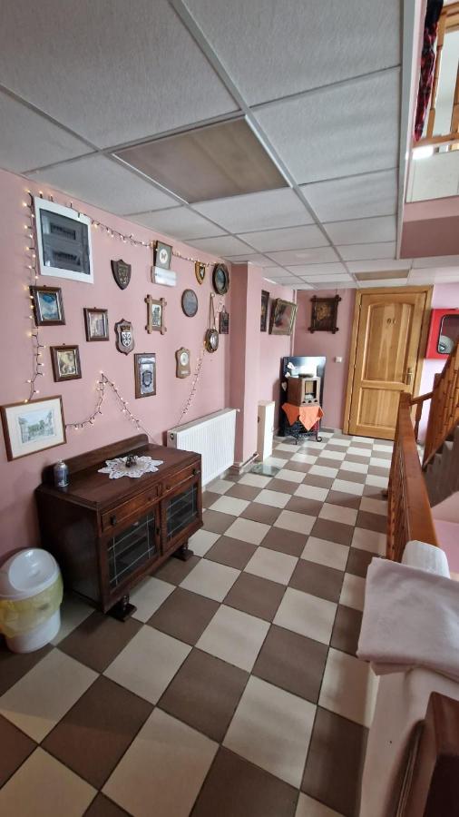 Pensiunea Brian - Bed and Breakfast