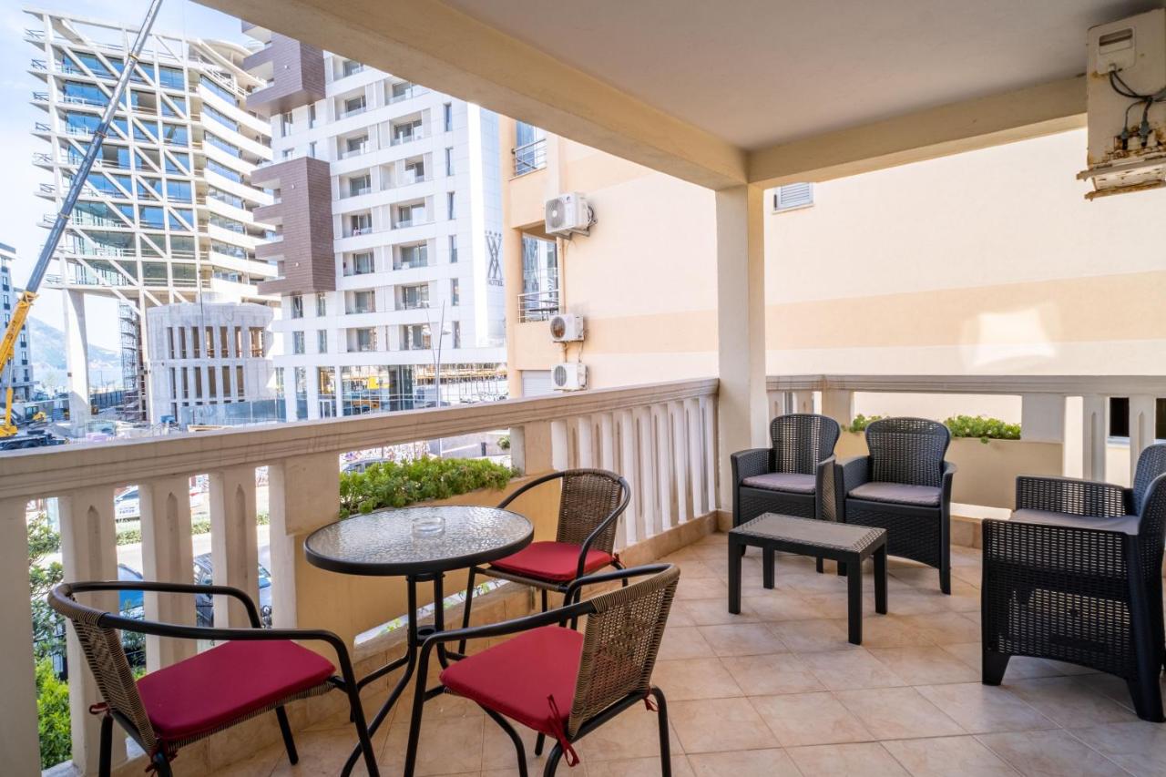 Deluxe Apartment