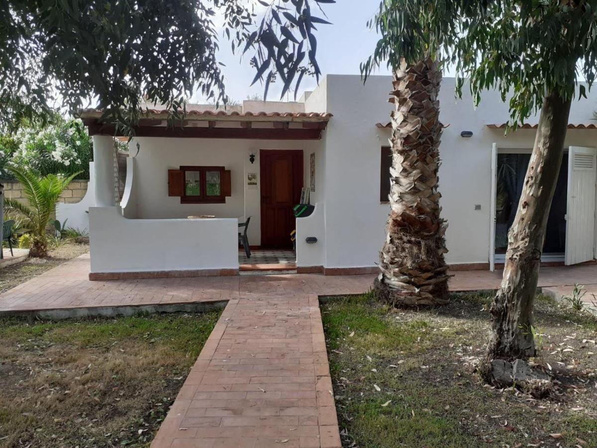 Villetta Eura con piscina gratuita dall'11 Luglio al 31 Agosto - B&B