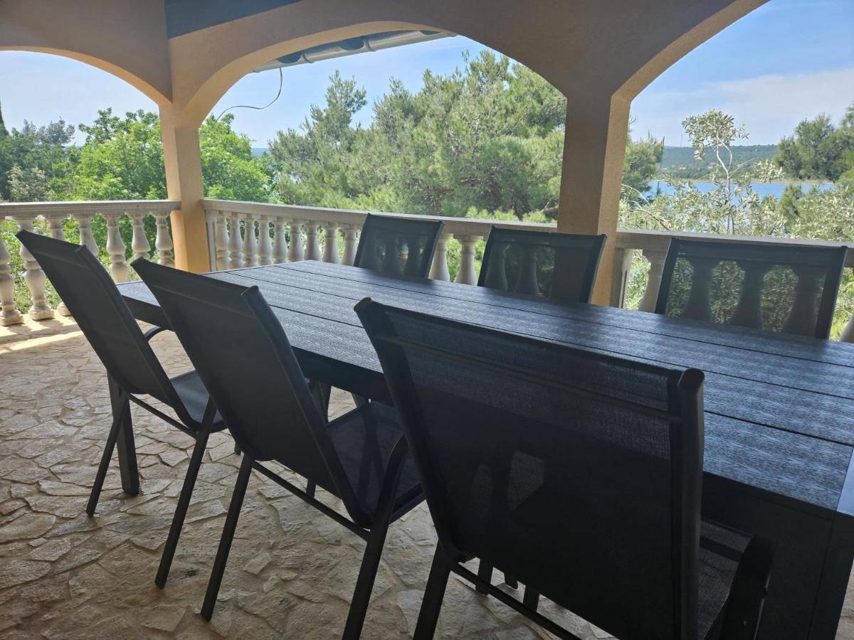 B&B Obrovazzo - Villa Punta Blava, very quiet, amazing mix of mountain and sea air, ideal for health recovery, beach front, floor heating, internet - Bed and Breakfast Obrovazzo