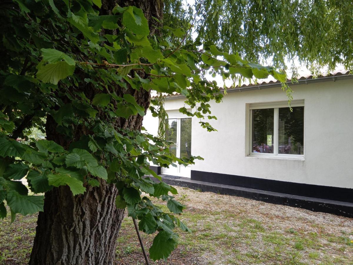 Makivka - A 5 min de Cognac - Maison entière avec 2 chambres - Bed and Breakfast