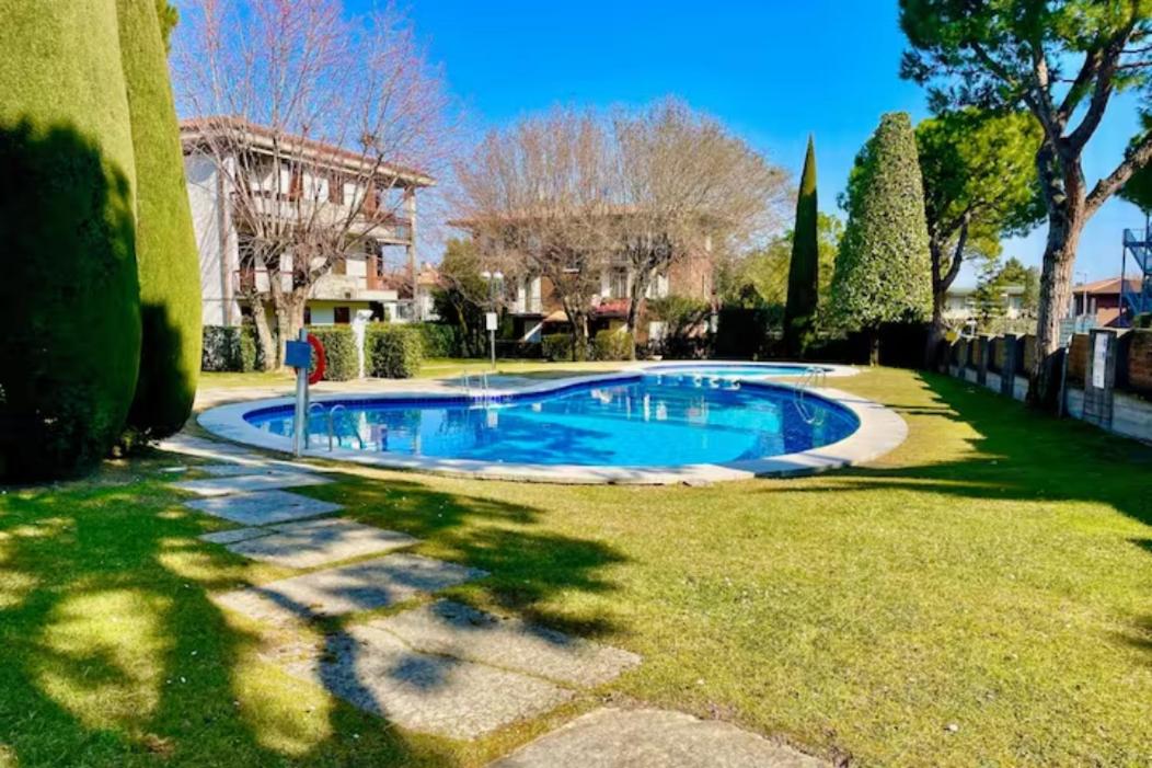 LIDO GALEAZZI GIANT POOL - B&B