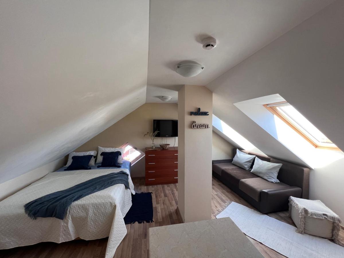 King Studio with Sofa Bed