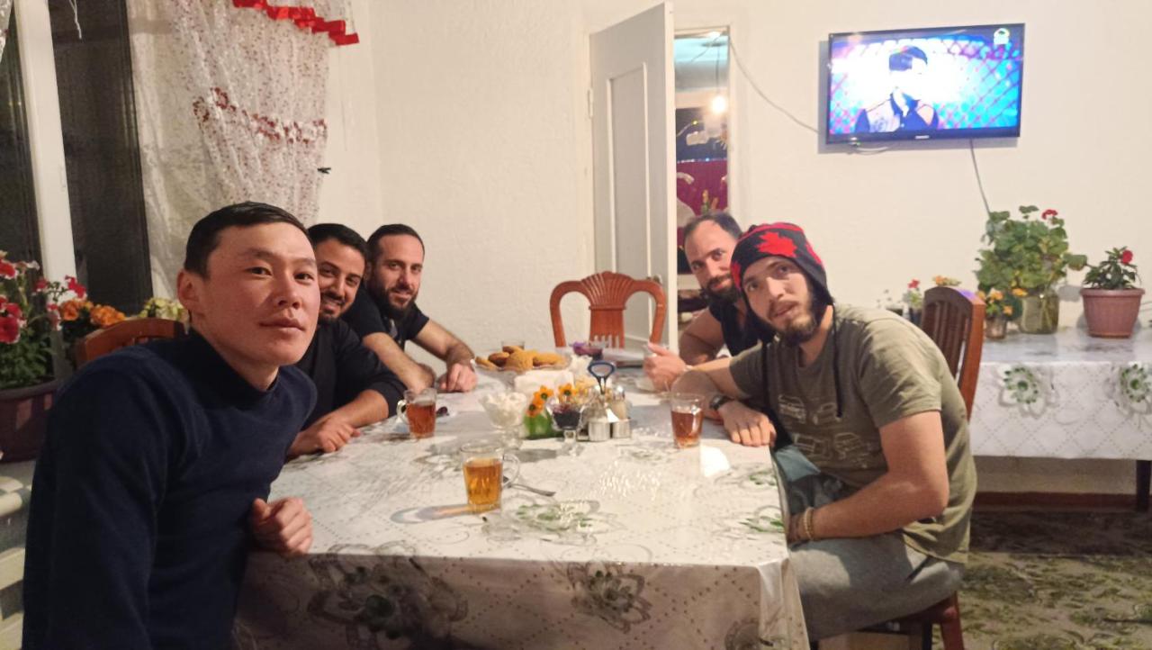 Aina guesthouse - B&B Kyzyl oi