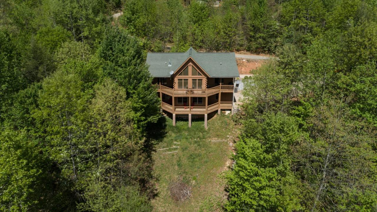 Quiet Haven Mountain Top Cabin - 3 Bedroom Cabin with Breathtaking Views - B&B Topton