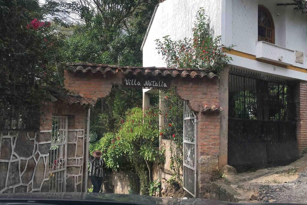 Hermosa Casa Campestre con Piscina y Jacuzzi - Bed and Breakfast