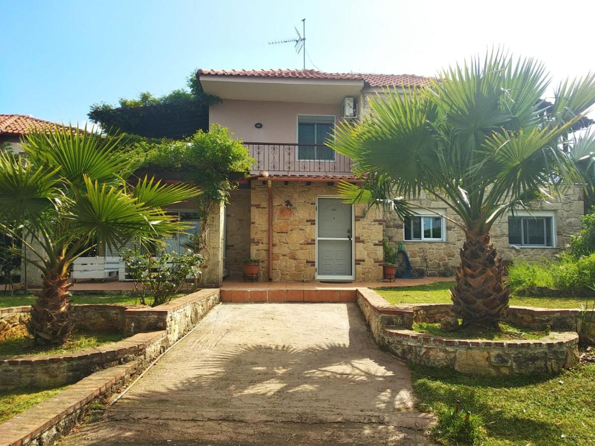 Naturstein-Mediterranhaus mit Gartenblick - Ferienwohnung Néa Flogitá