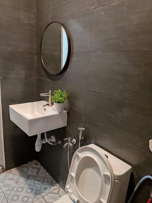 Stay Next to Stadium Axiata Arena Bukit Jalil - B&B Kuala Lumpur