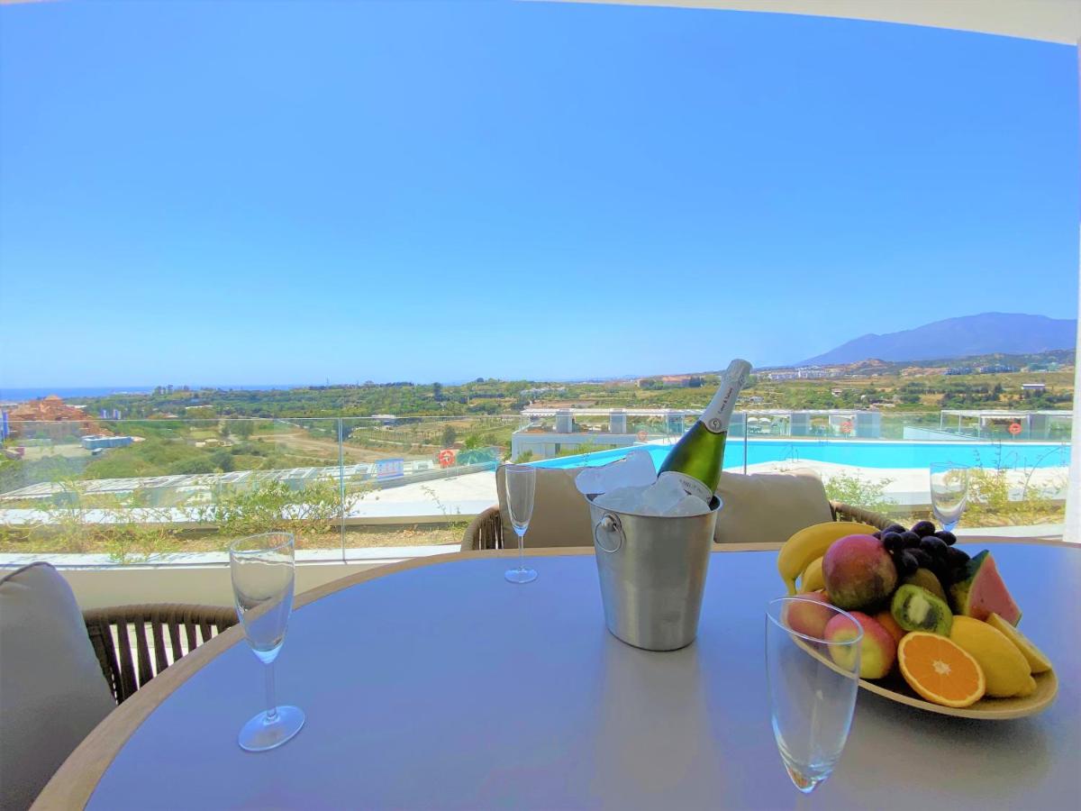 Luxurious holiday apartment near Puerto Banus - Bed and Breakfast Estepona