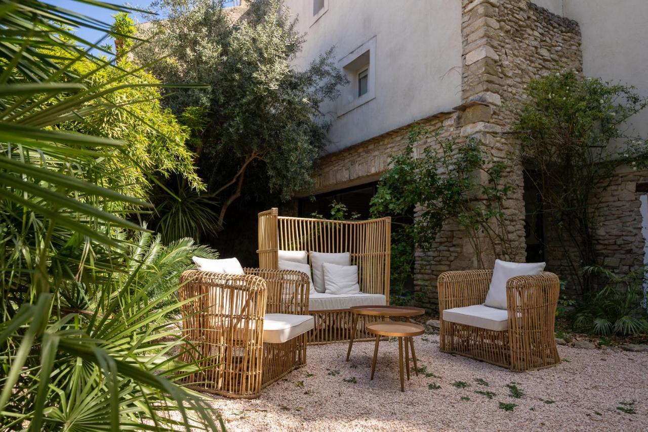 Le Clos Violette et Le 11 D'Aglaé - Hôtel de Charme Design de Luxe - B&B L'Isle-sur-la-Sorgue