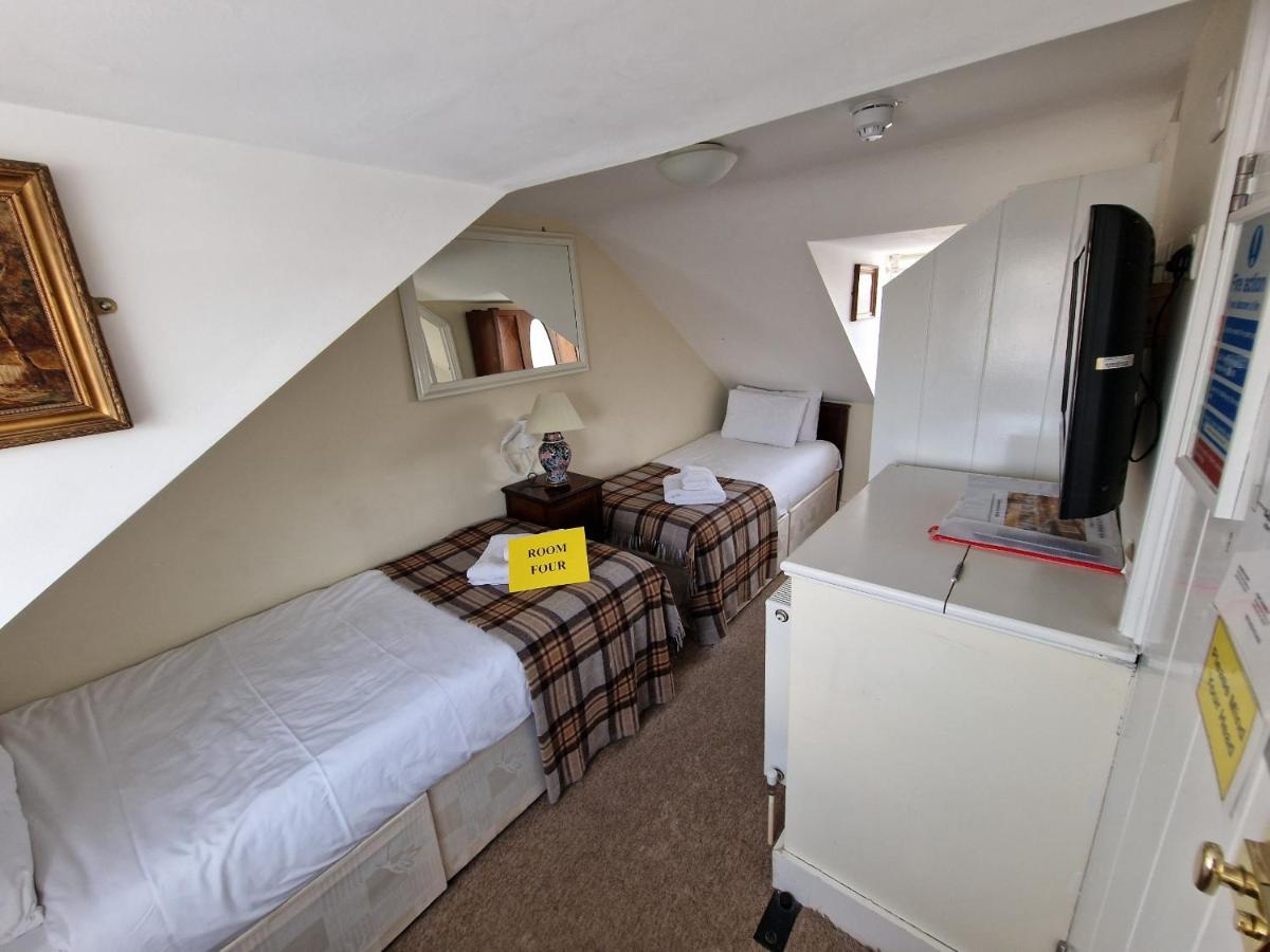 Second Floor Budget Twin Attic Room Ensuite with Bath