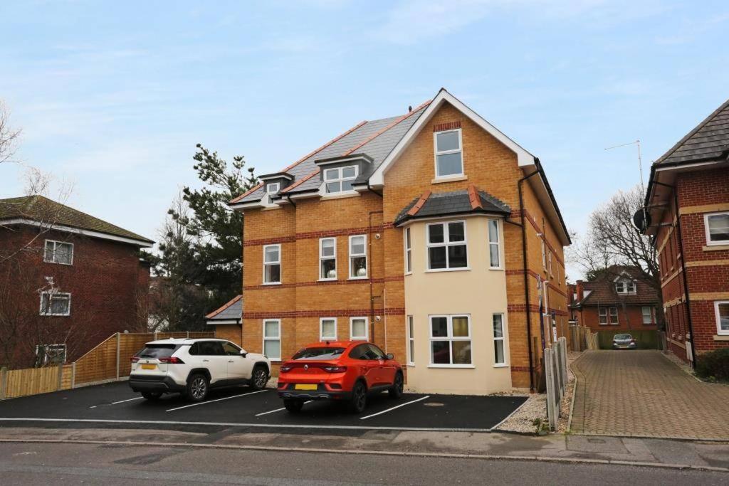 FLORENCE by BOURNECOAST - A Modern Ground Floor Apartment Near the Sandy Beaches - FM8388 - Chambres d'hôtes Bournemouth