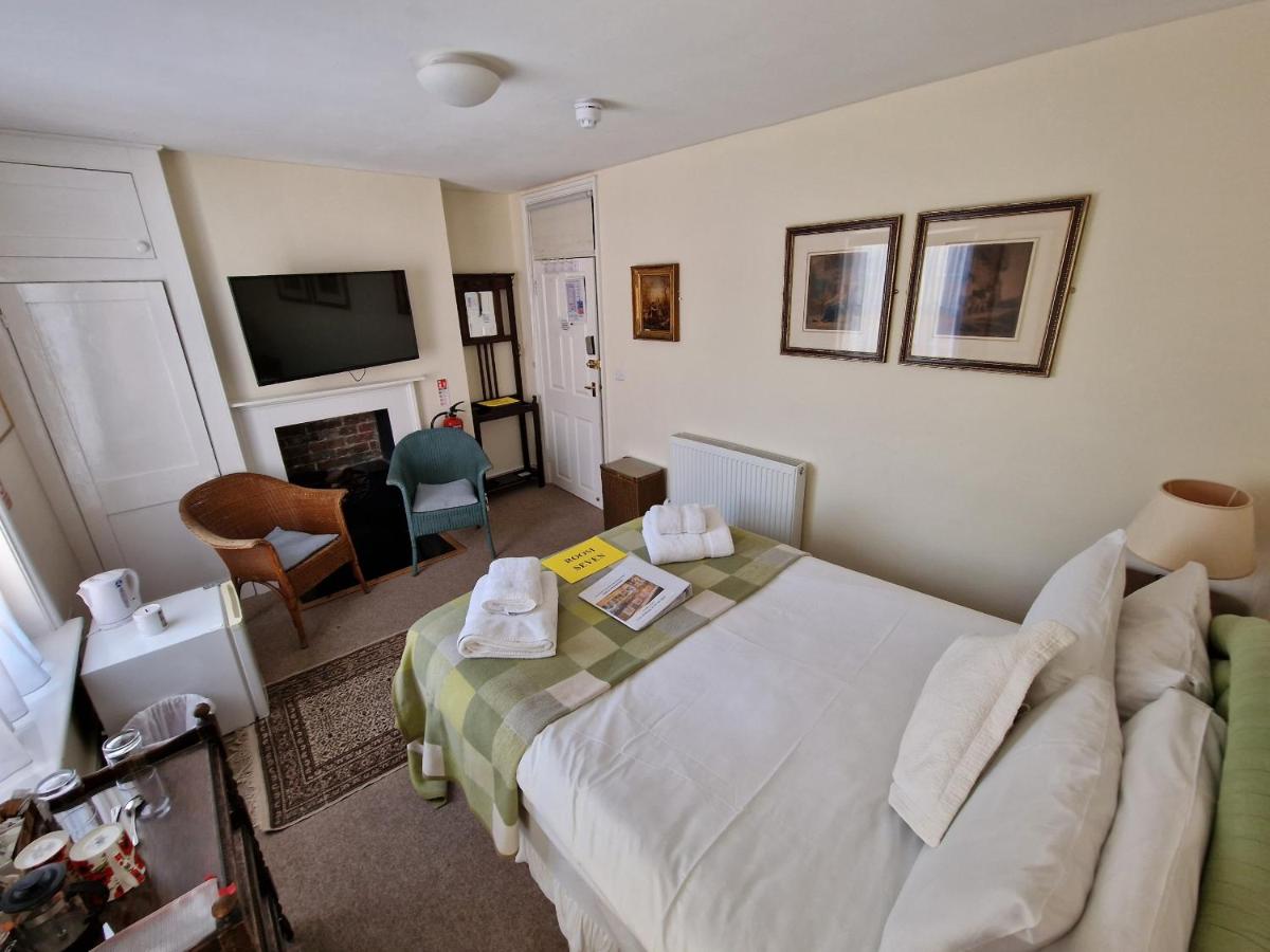 First Floor Double with Ensuite & Garden View