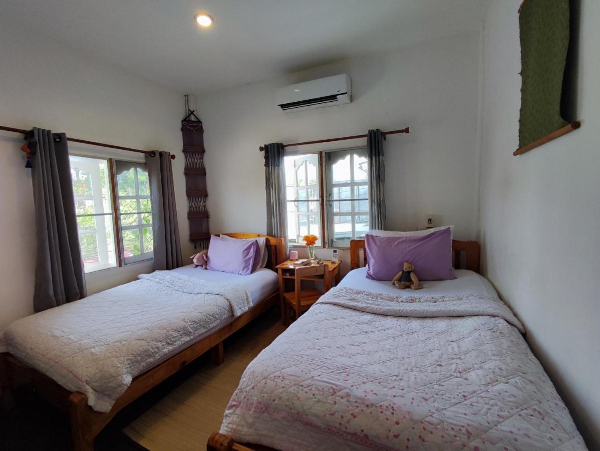 Twin Room with Shared Bathroom - Aircon