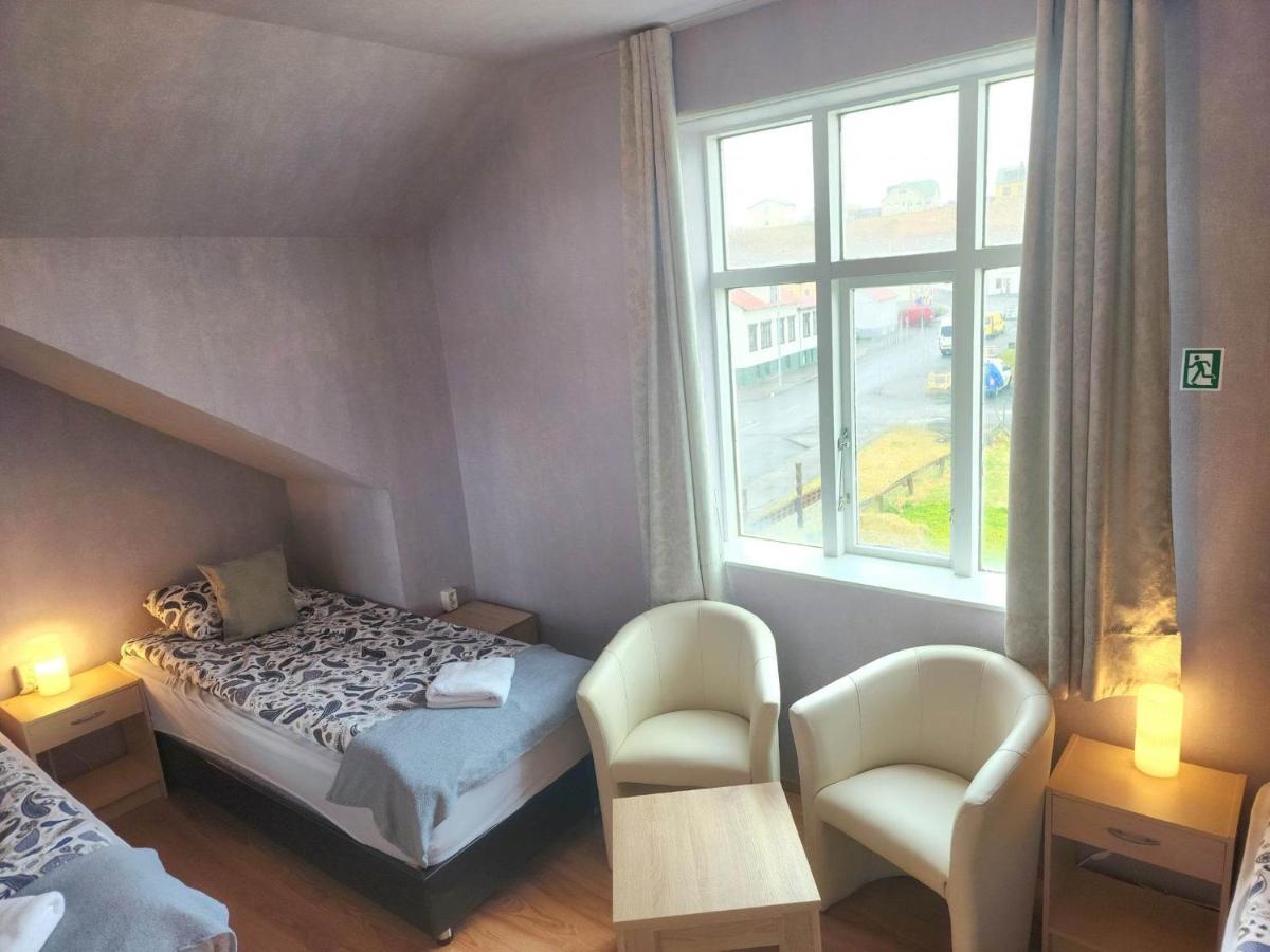 Dreibettzimmer mit Gemeinschaftsbad